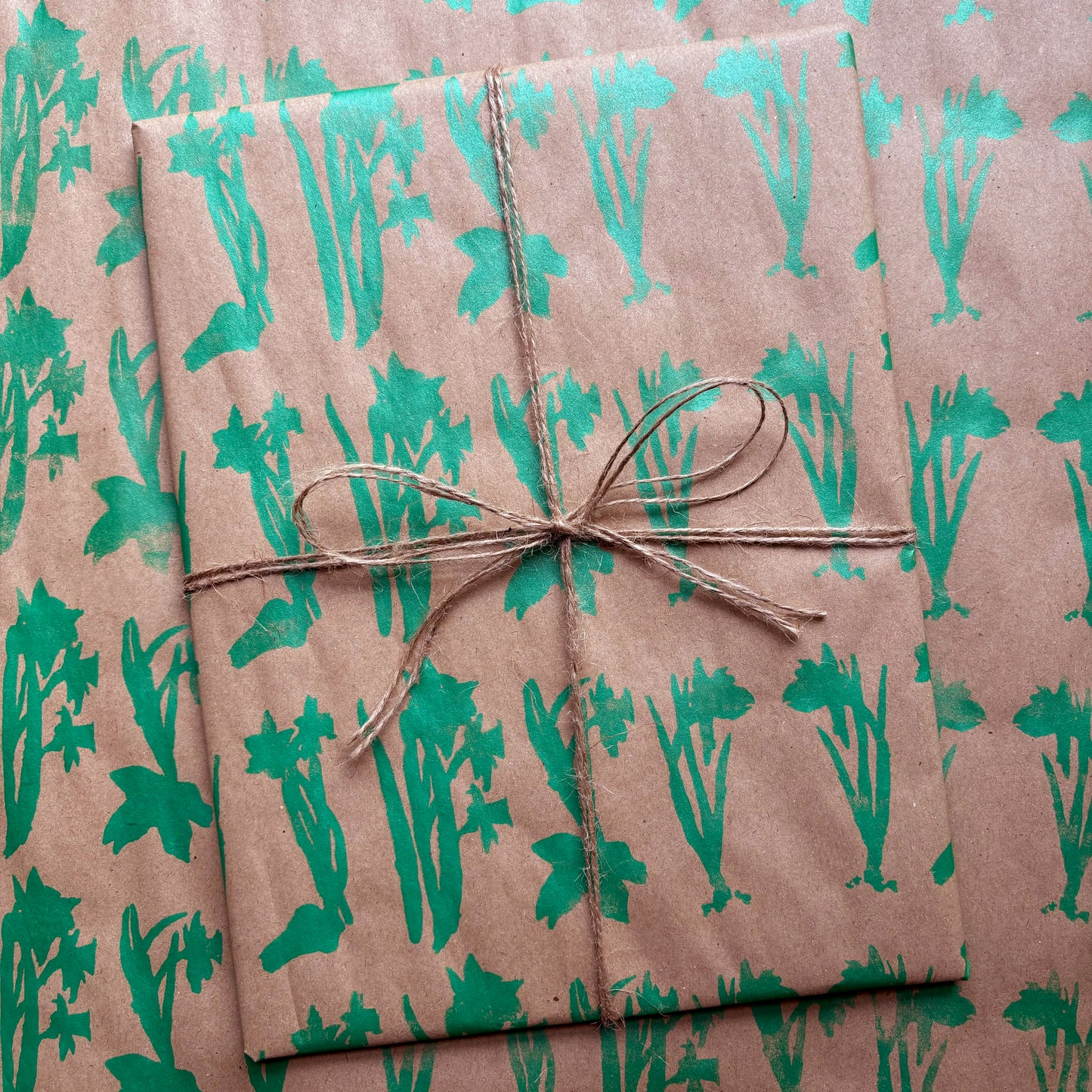 Daffodils Eco Giftwrap