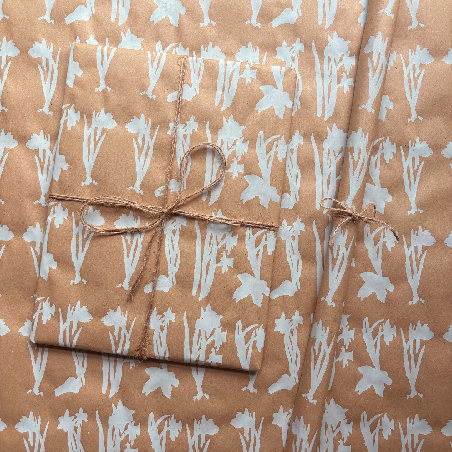 Daffodils Eco Giftwrap